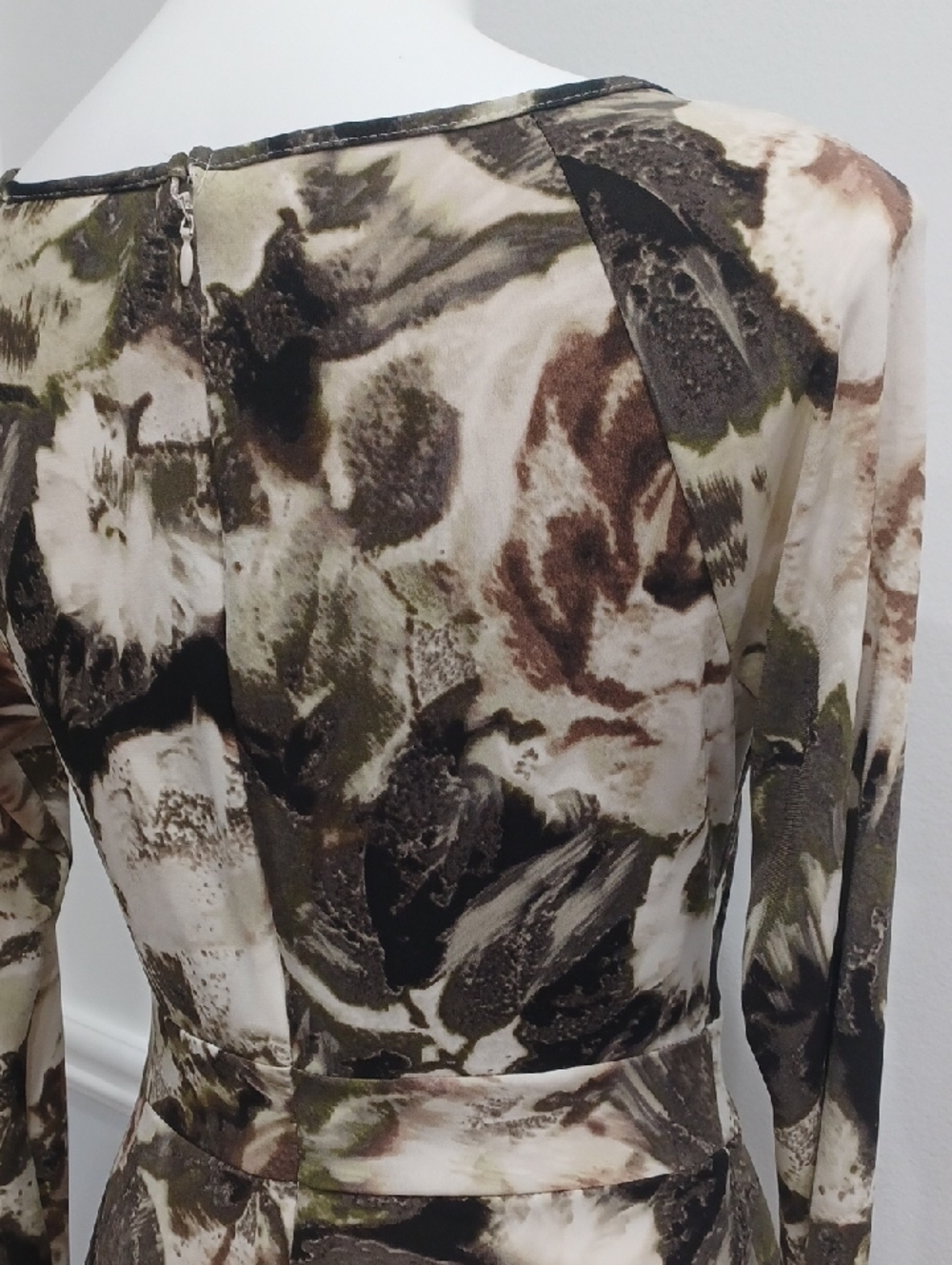 Medium Sheath Dress with lining & keyholes. Long Sleeve dress. Special Occasion - Picture 7 of 16
